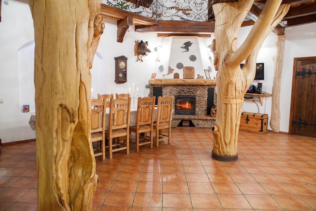 Karalinski Falvarok Tyzengauza Hotel Korolino  Quarto foto