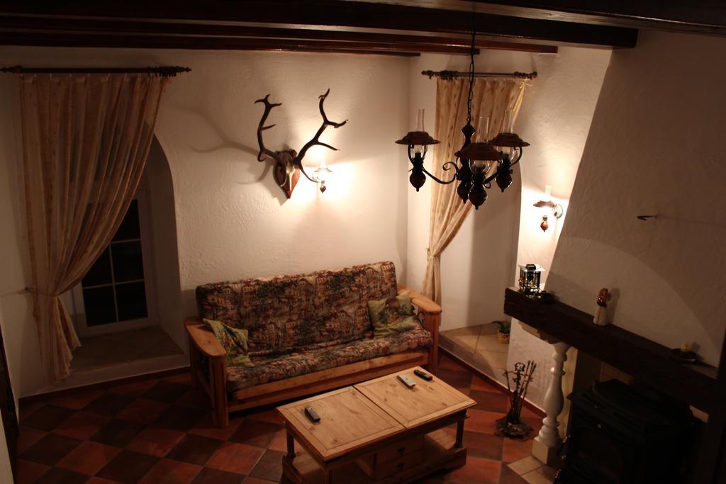 Karalinski Falvarok Tyzengauza Hotel Korolino  Quarto foto